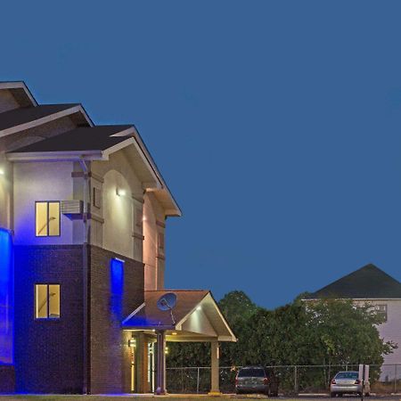 Super 8 By Wyndham New Castle Hotell Exteriör bild