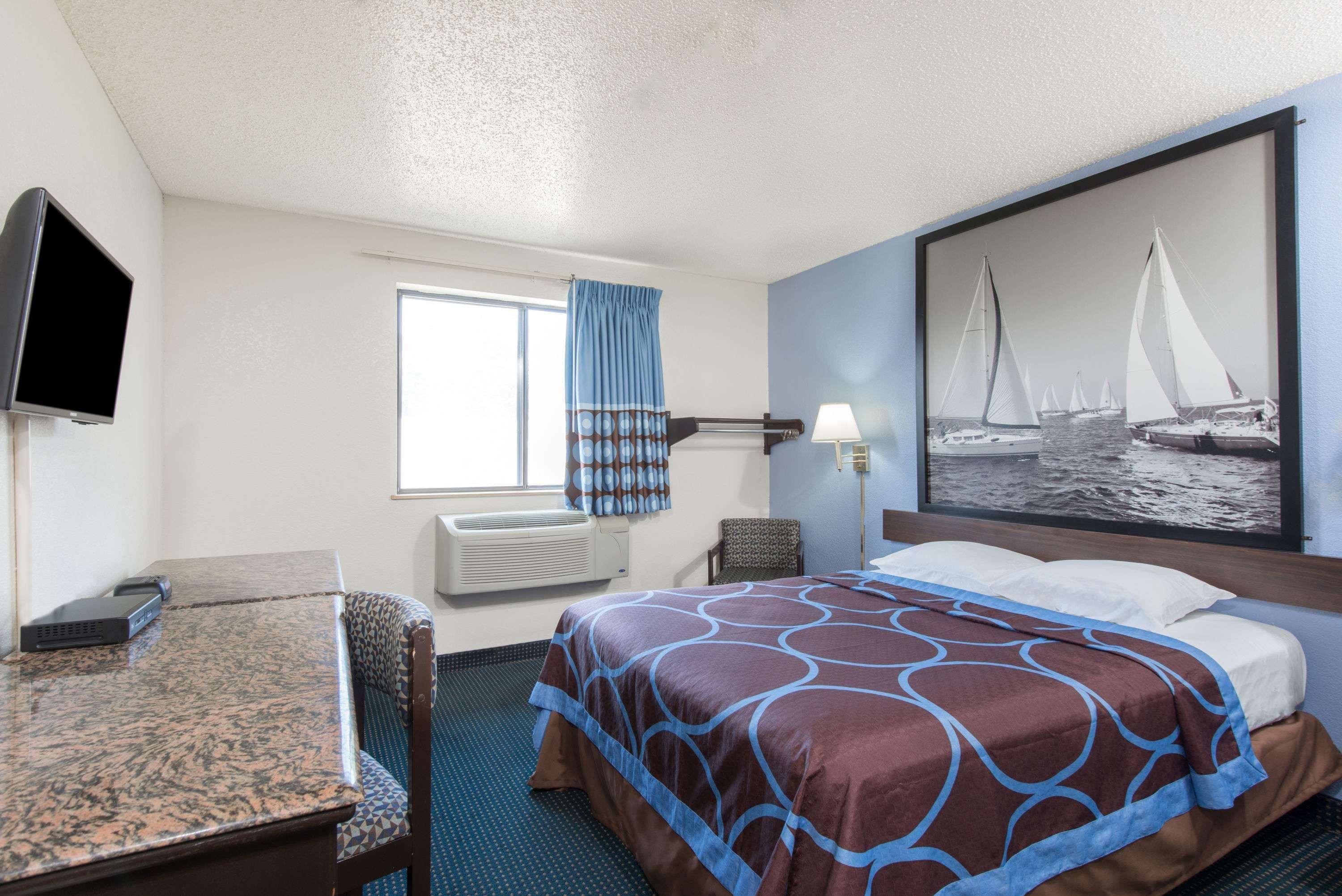 Super 8 By Wyndham New Castle Hotell Exteriör bild