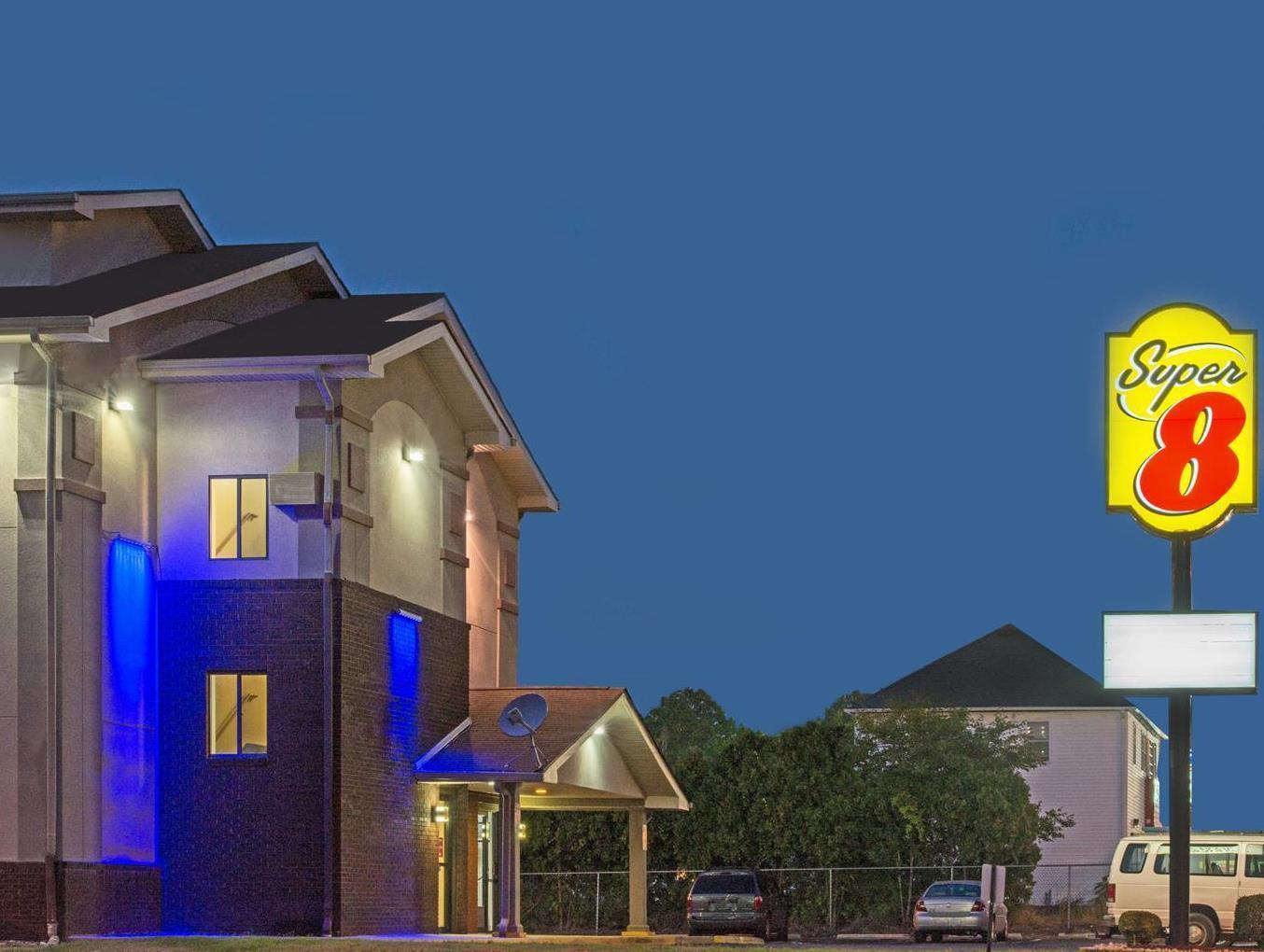 Super 8 By Wyndham New Castle Hotell Exteriör bild