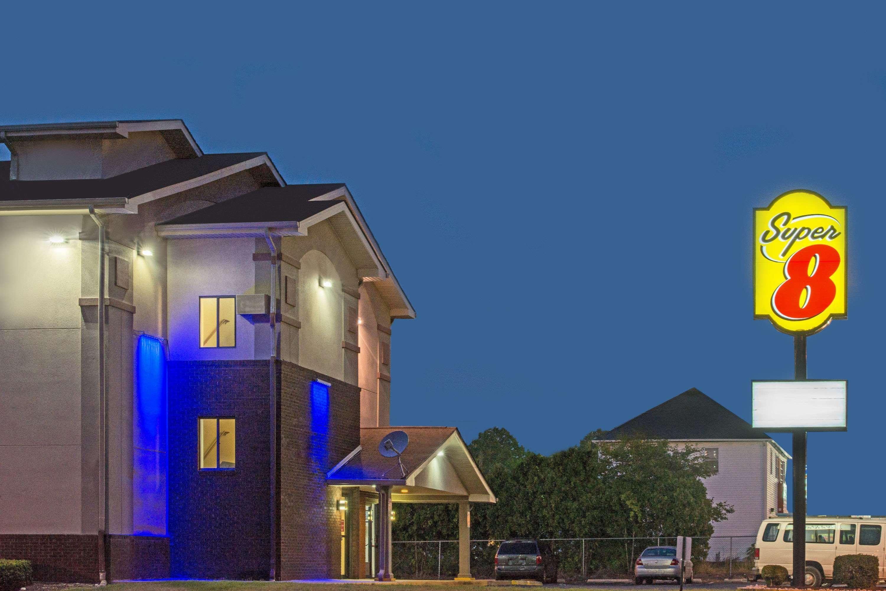 Super 8 By Wyndham New Castle Hotell Exteriör bild